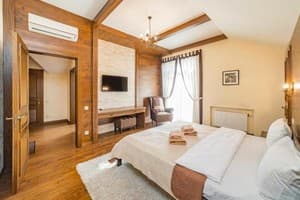 Мини-отель Petrani Nivki. Апартаменты трехместный с 2 спальнями 2