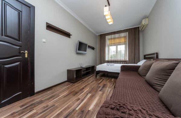 на ул. Коновальца 7/9 4